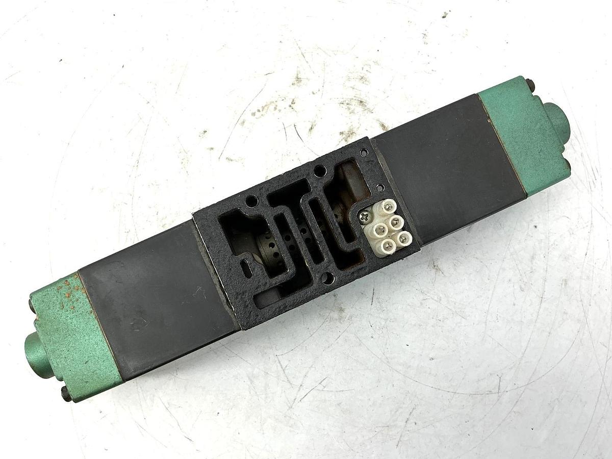 Used Numatics 152SS400K Solenoid Valve 150PSIG-Air 0.11A 110/120V 50/60HZ