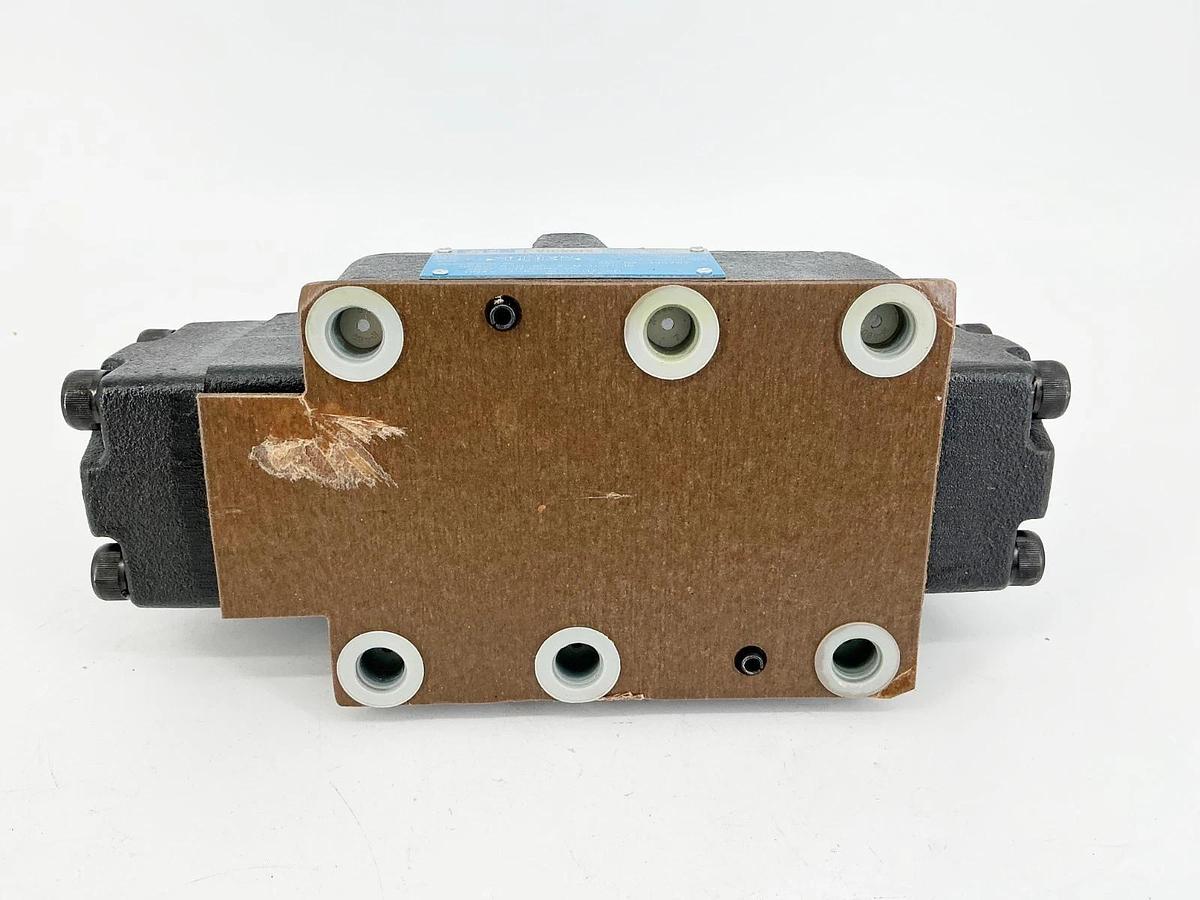 Eaton Vickers DG5V-8-H-6C-2-M-U-H-10 Hydraulic Solenoid Valve 5000PSI 02-390707