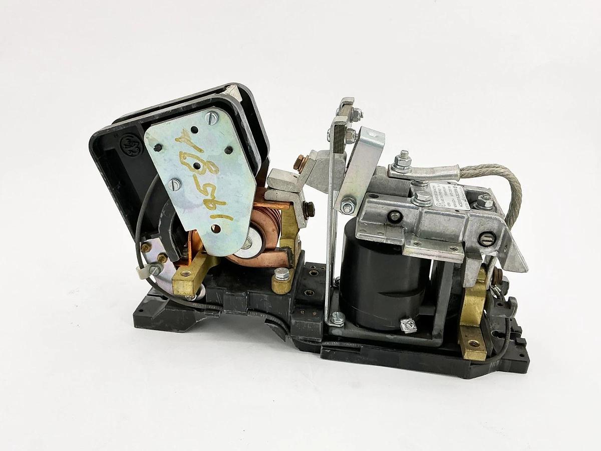 New Hubbell EC&M HCE51018-202-5056 Line Arc DC Contactor 150A Size 4 7004MFO1