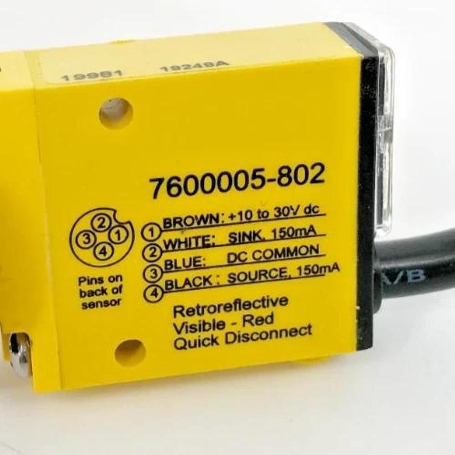 New Banner Engineering 7600005-802 Photoelectric Sensor 10-30VDC - No Box