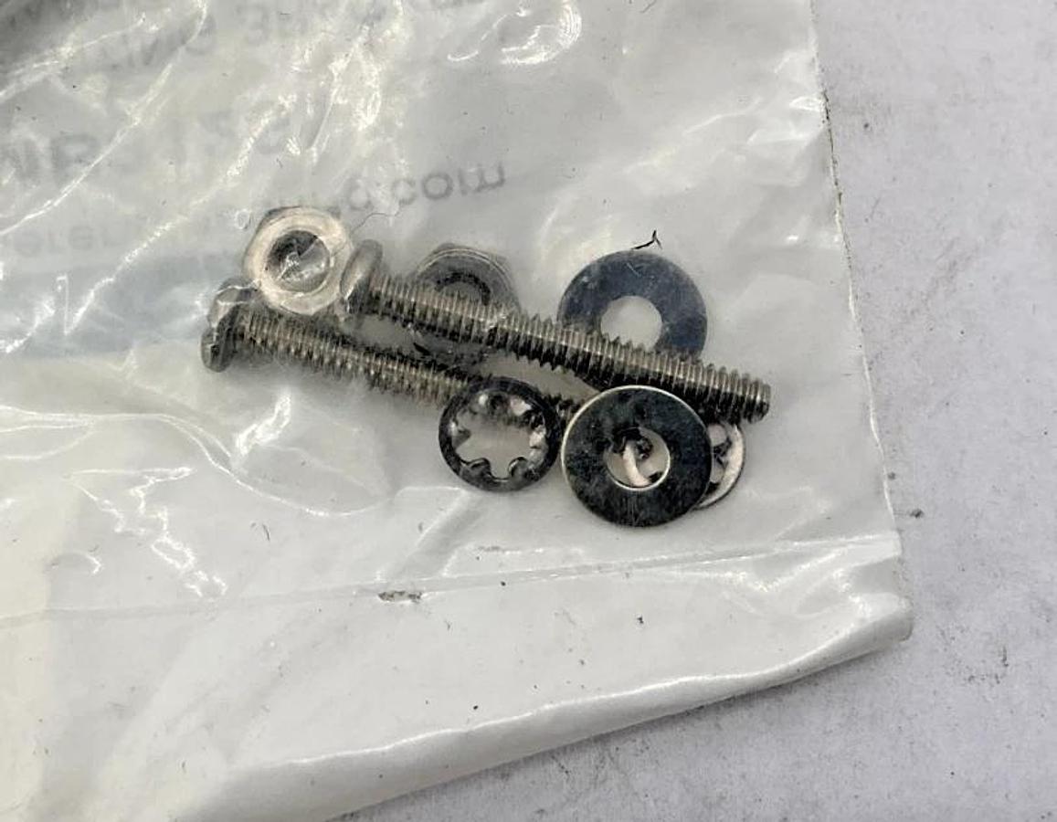 Lot of 4 New Banner SMB312S Mounting Bracket and Hardware 25518