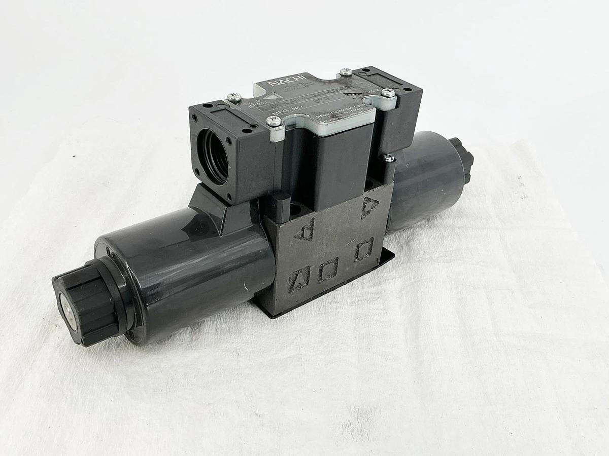 New Nachi SS-G01-E3X-R-D2-E31 Directional COntrol Valve 24VDC 5075PSI DO3 6Y0
