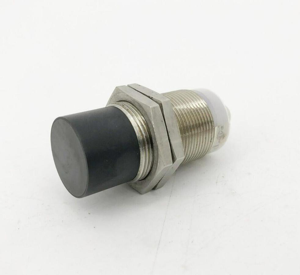 Used Eaton E59-F30C129D01-D1 Proximity Sensor 25mm Range 6-48VDC Series G3