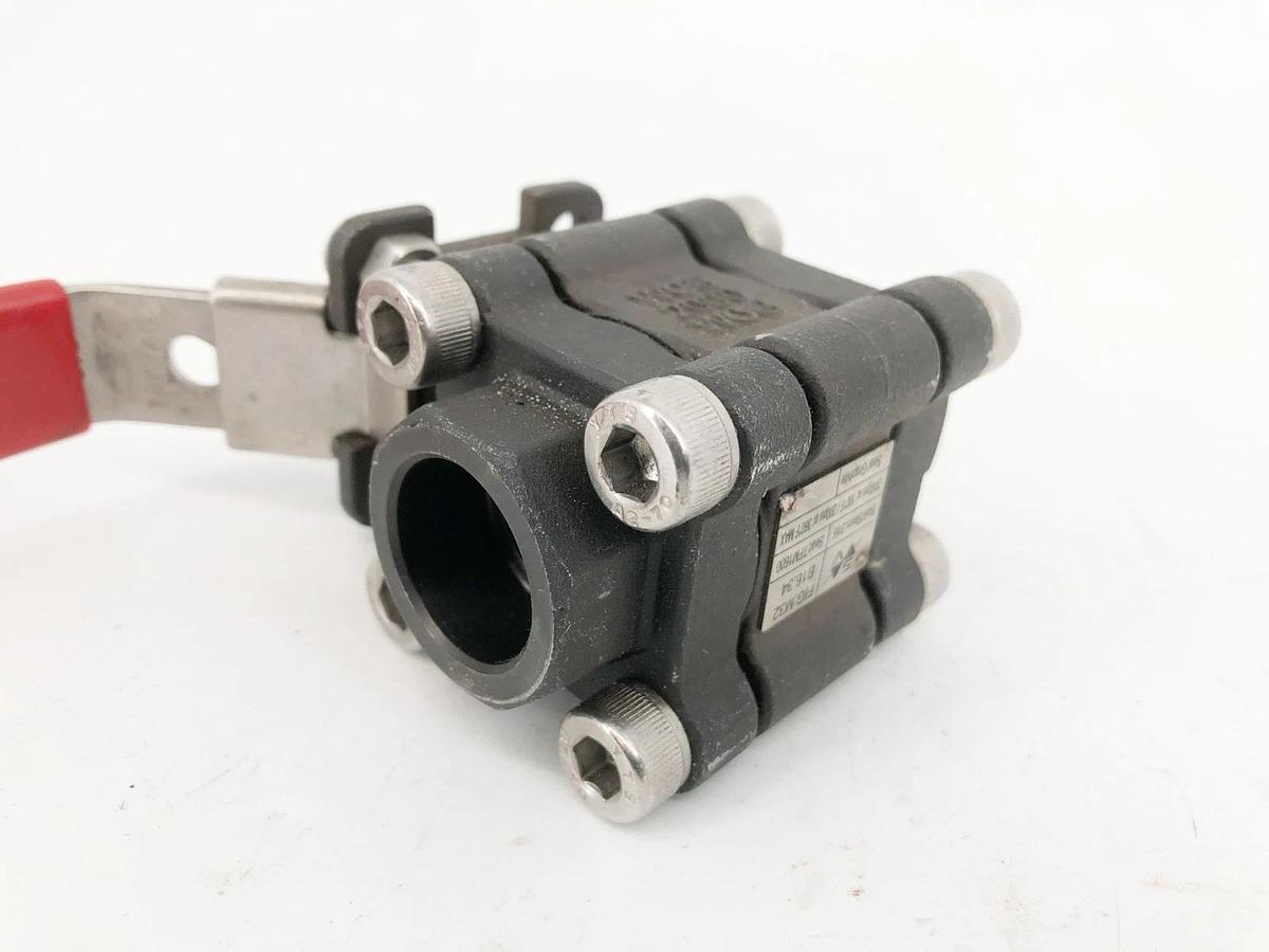 New Sesto Valves M32S-0M-C60F-L Ball Valve 1/2" 2000WOG B16.34 - No Box