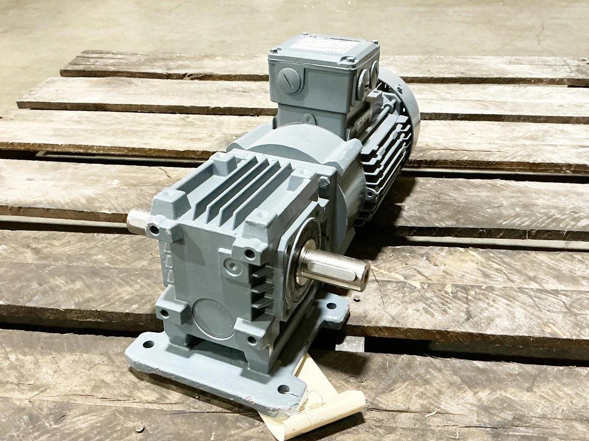 New Bauer 10713329-1 Gear Motor BS06-13U/DPE08XB4-TF-ZW/C3 575V 163RPM Output