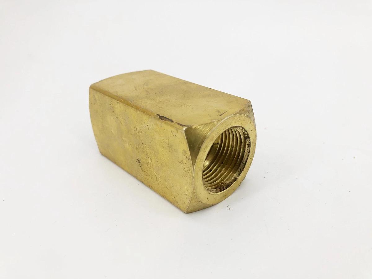 Used Parker 003393004 Check Valve 3/4" FNPT 0-250psi