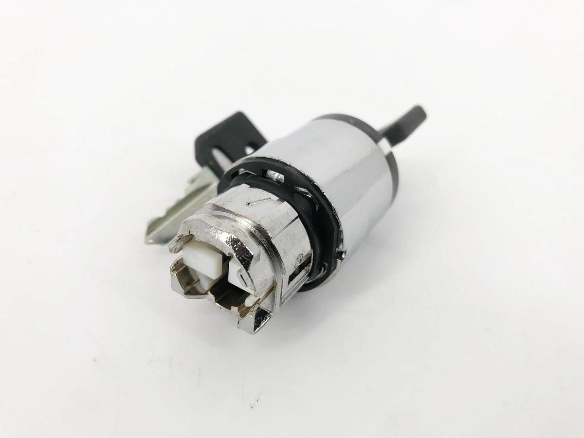 New Schneider Electric ZB4BG2 2-Position Selector Switch w/ Key
