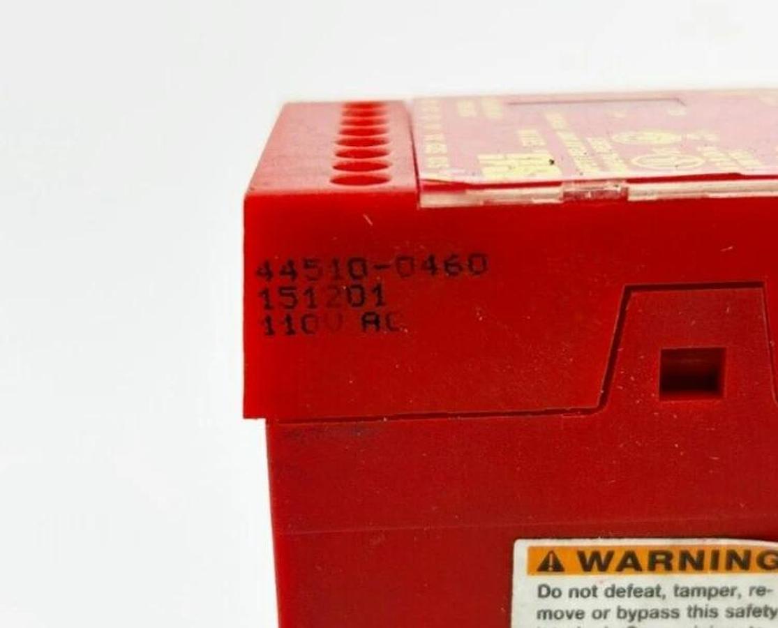 New Omron Sti SA11M Safety Relay, 110VAC, 44510-0460