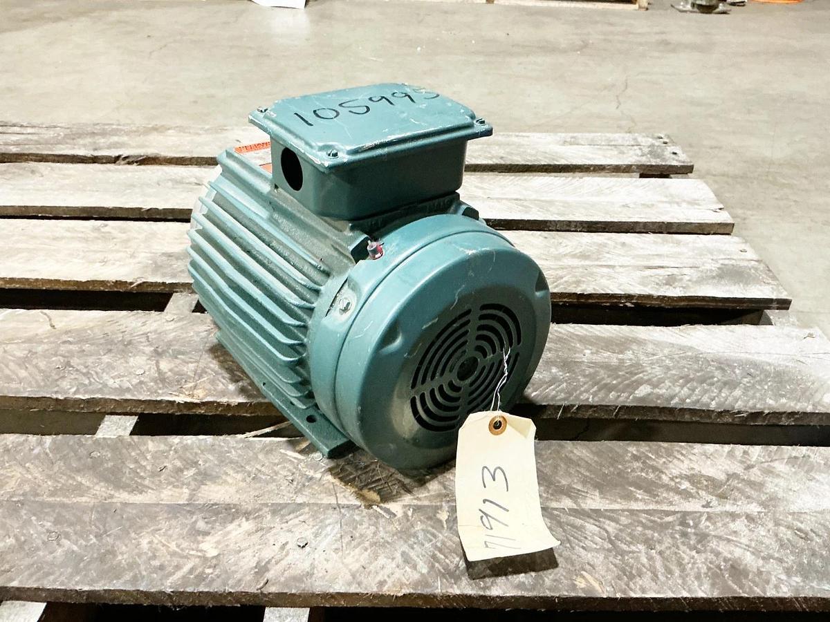Used Reliance P14G7647M-CB Electric Motor 575V 3450RPM 1.5HP 1.5A FL143T 25BC02JPP30A