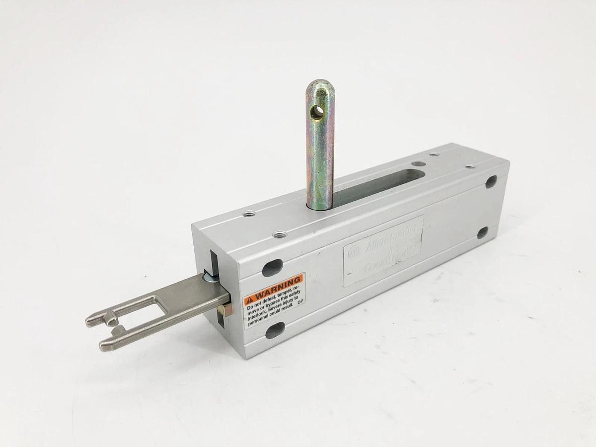 New Allen-Bradley 440G-A27163 Ser. A Sliding Bolt Actuator