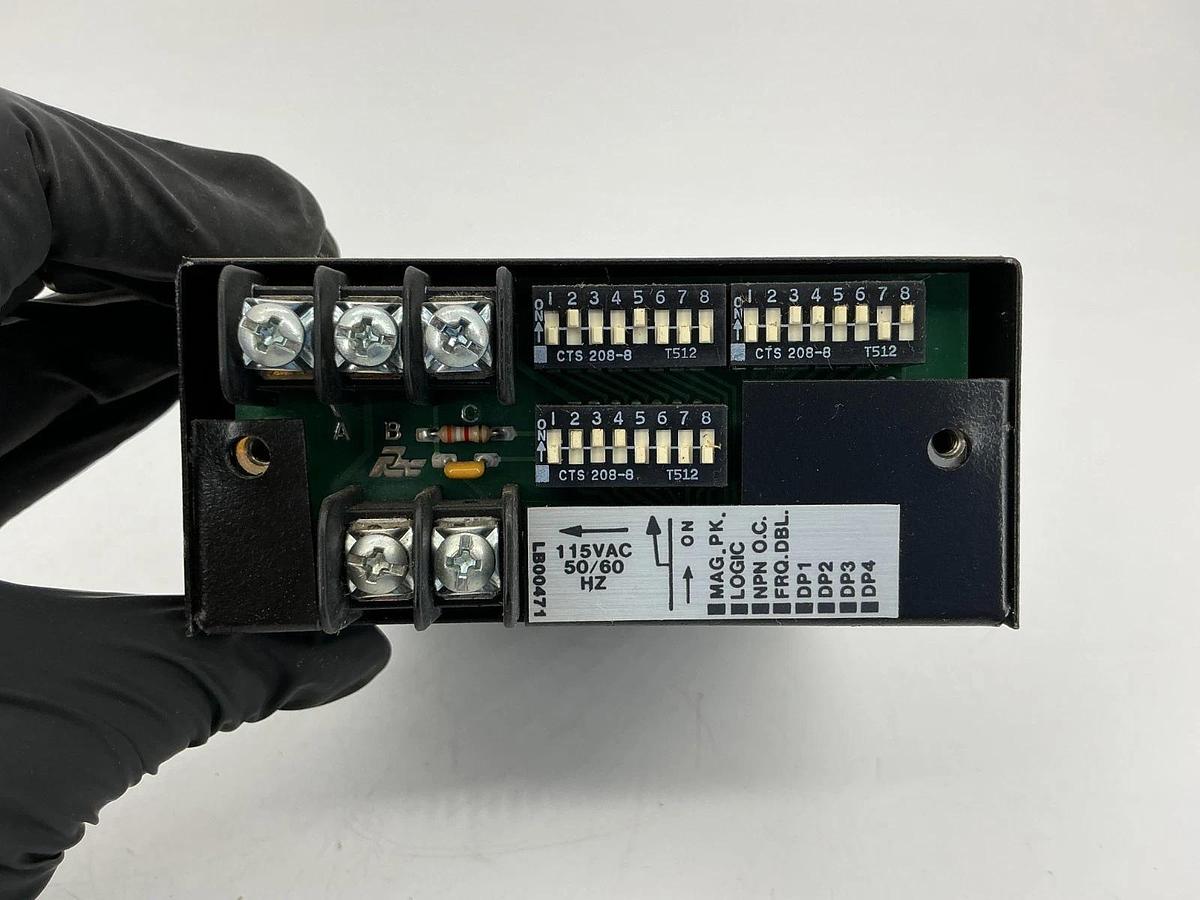 Used Red Lion DT3D0500 Tachometer 5-Digit LED Display 115VAC 50/60HZ DT3D