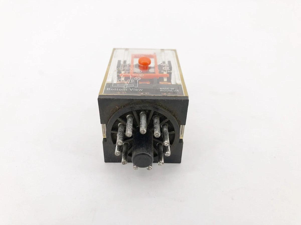 New Cutler Hammer D3PR33T Relay 3PDT 24VAC w/ Test Button - No Box