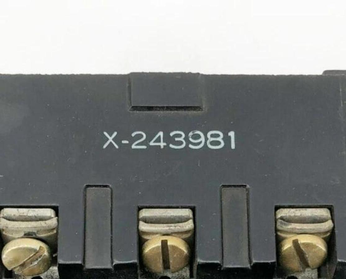 Used Allen Bradley X-243981 Overload Relay 600VAC W/ WL44 Heater Elements
