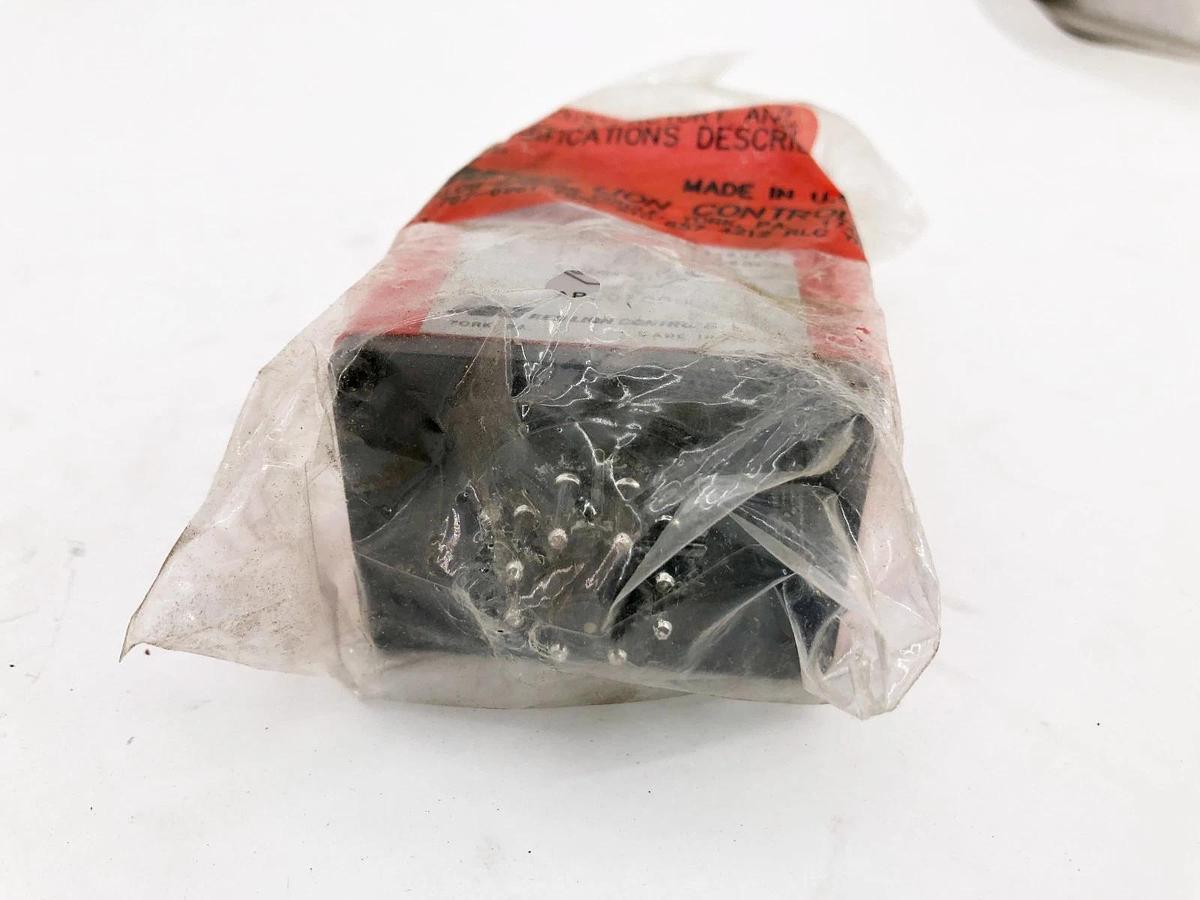 New Red Lion Controls APS01000 Accessory Power Supply