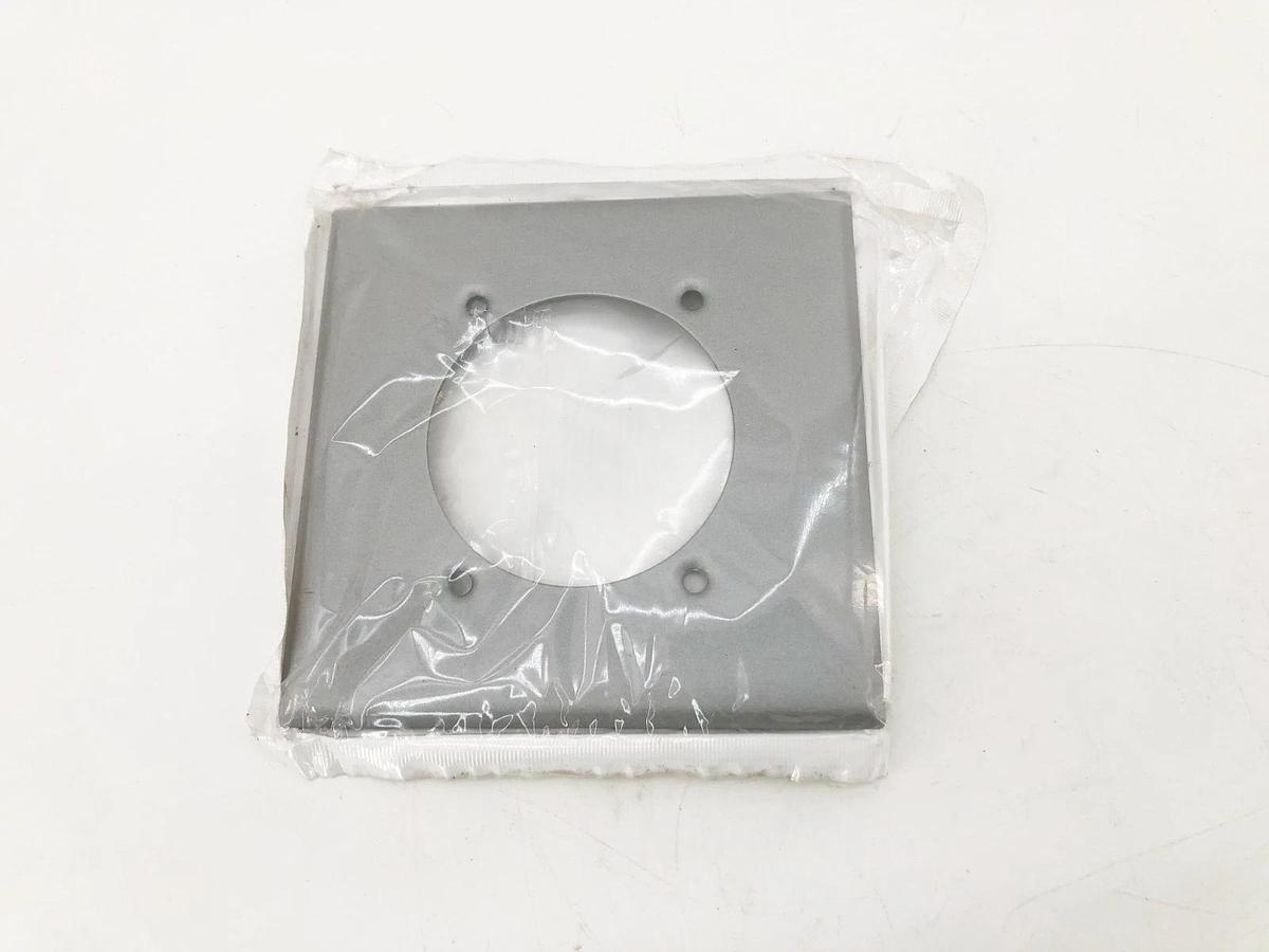 Lot of 6 New Leviton 001-0S701-0GY Receptacle Outlet Covers 2-Gang Gray Steel