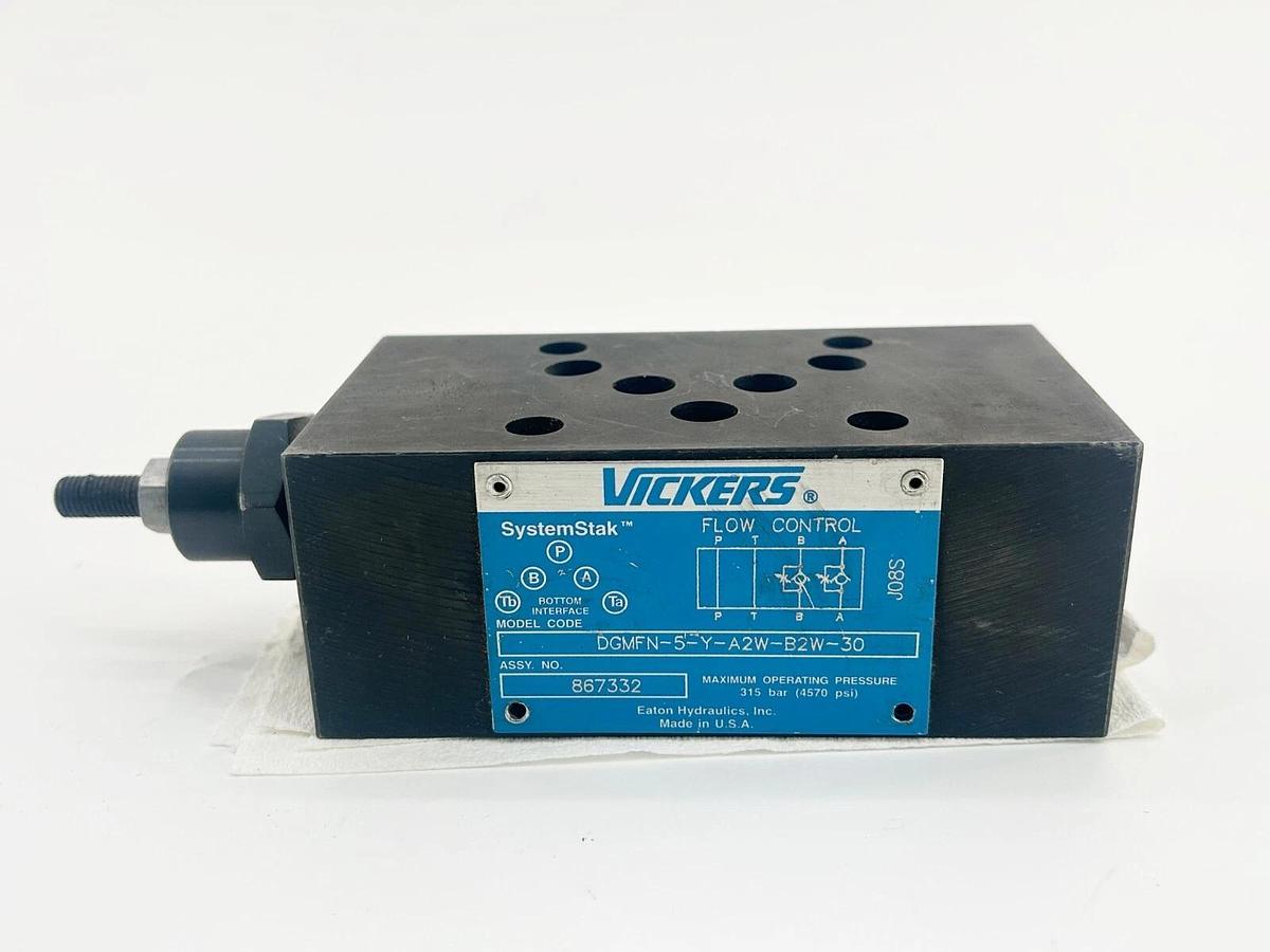 New Eaton Vickers DGMFN-5-Y-A2W-B2W-30 Valve 867332 - Missing one check valve
