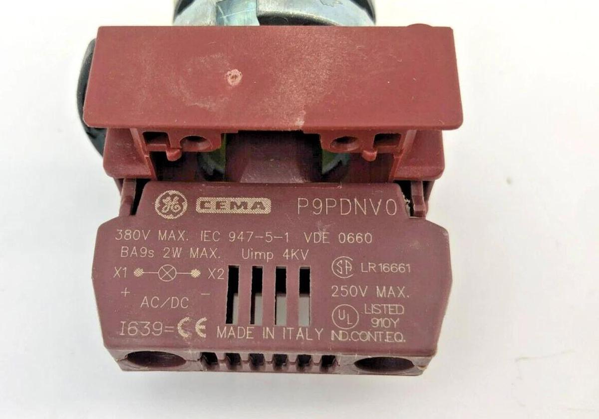 Lot of 2 New GE General Electric Misc. Pushbuttons P9MLGDALI P9SPNVG