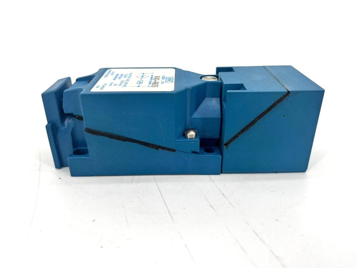 New ISSC R40-A605 Proximity Switch 90-250VAC
