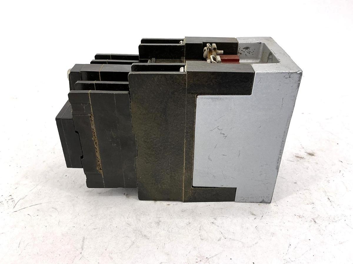 Used Cutler-Hammer D23MB Ser A2 Type M Relay w/ D23MD Accessory 10A 300V