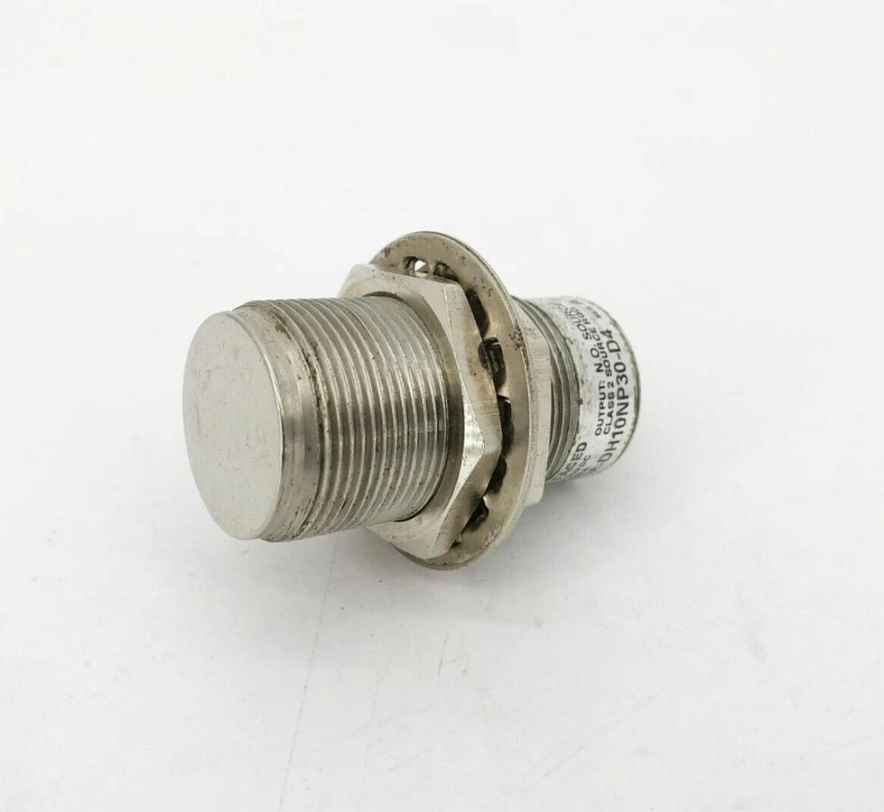 Used Allen Bradley 871TM-DH10NP30-D4 Inductive Sensor Metal Face 10mm Range 10-30VDC