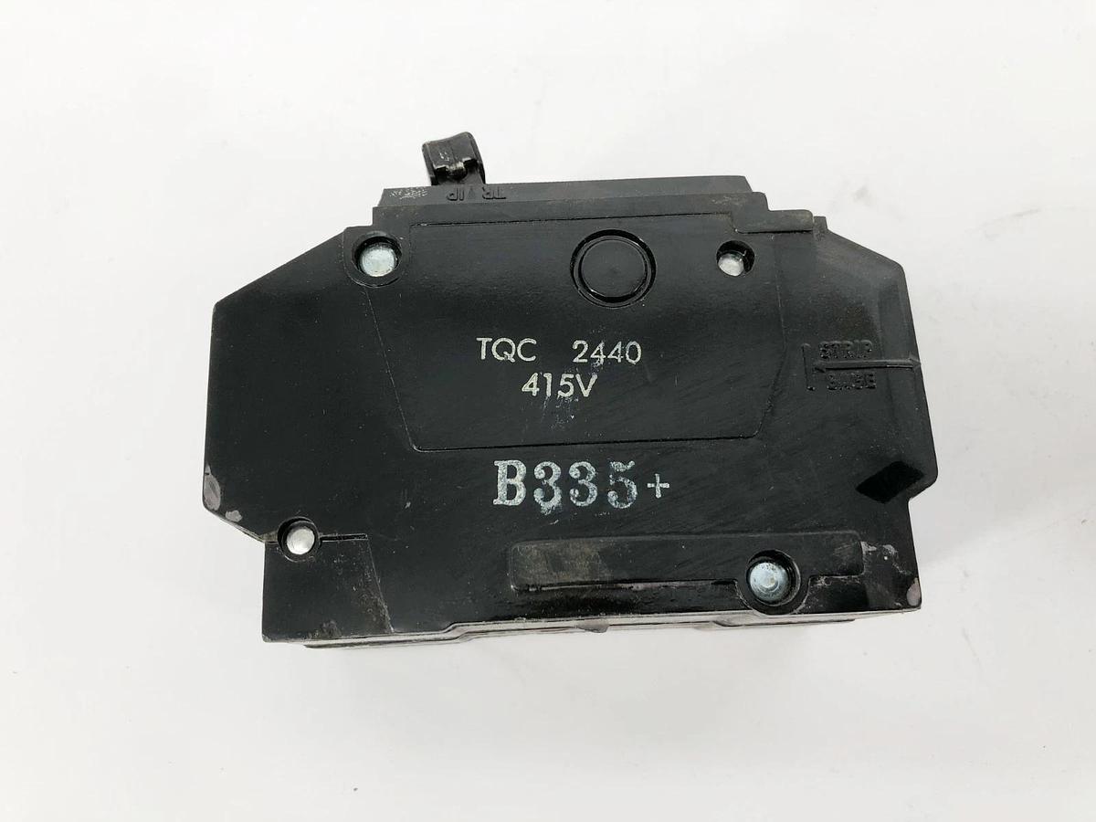 Box of 3 New General Electric TQC2440WL Circuit Breakers 40A 2P 415V