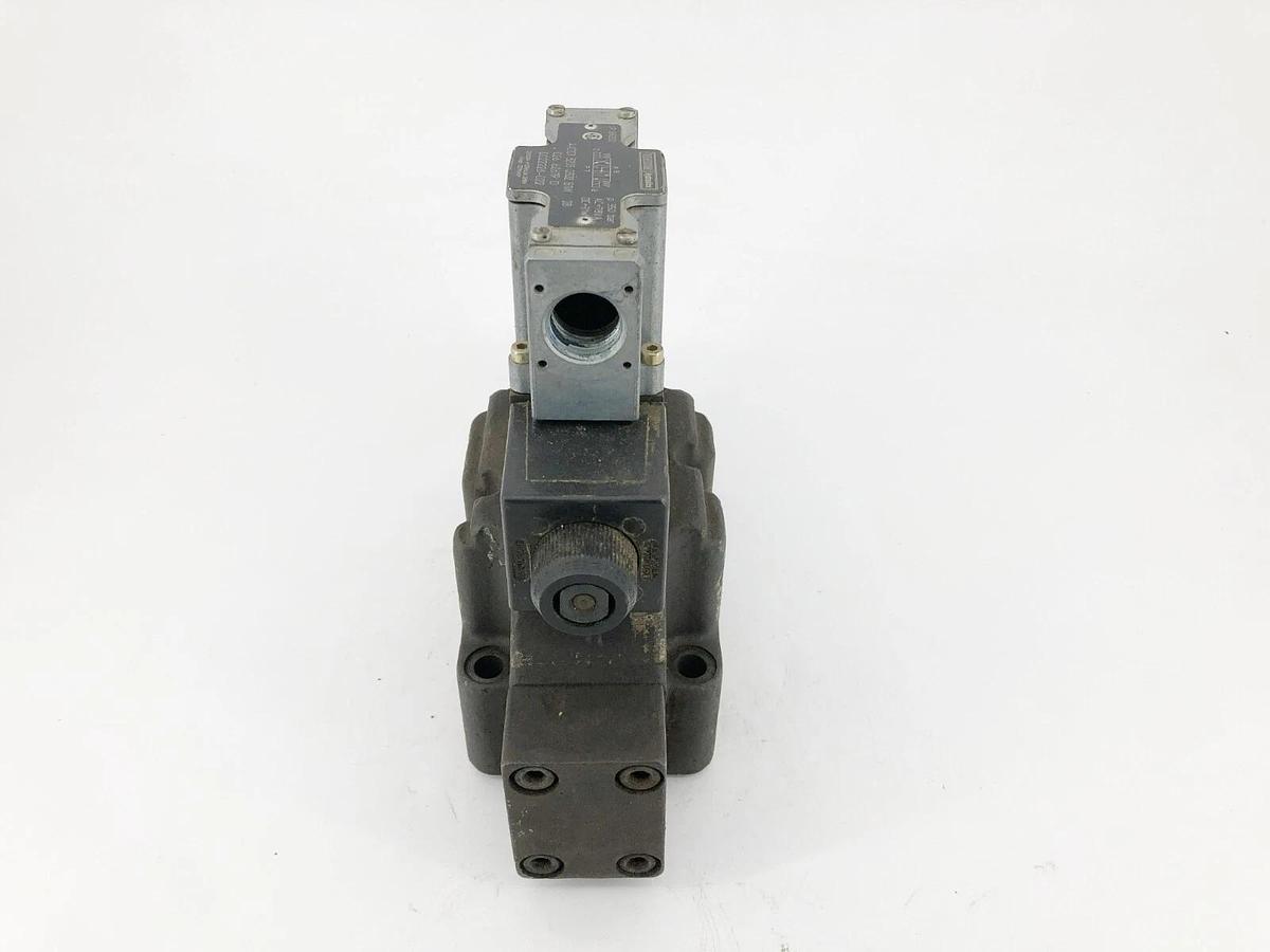 Used Denison Hydraulics A4D03-3B03-0303-10A1W01-1028 Directional Valve 115V Coils