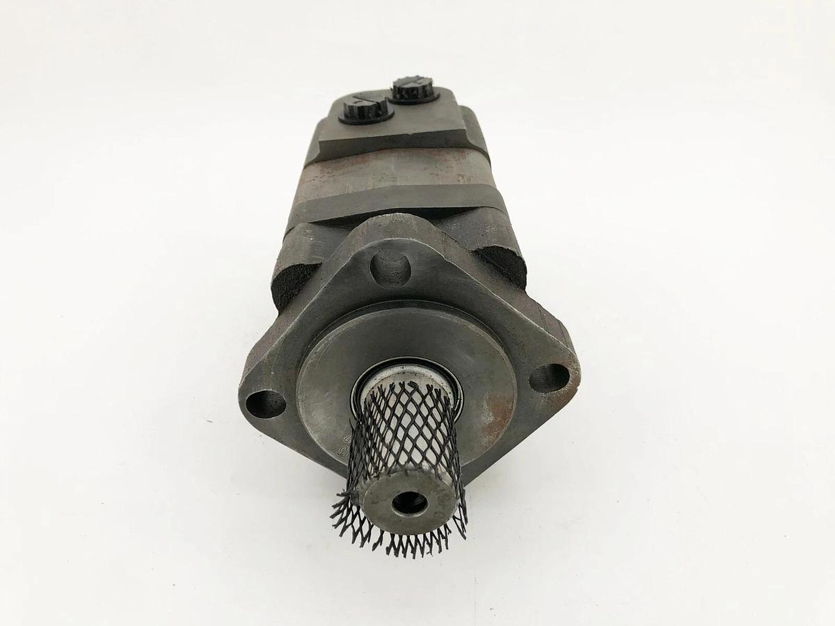 New Fluidyne WF104-1251 Hydraulic Motor 4-Bolt Square Flange - No Box