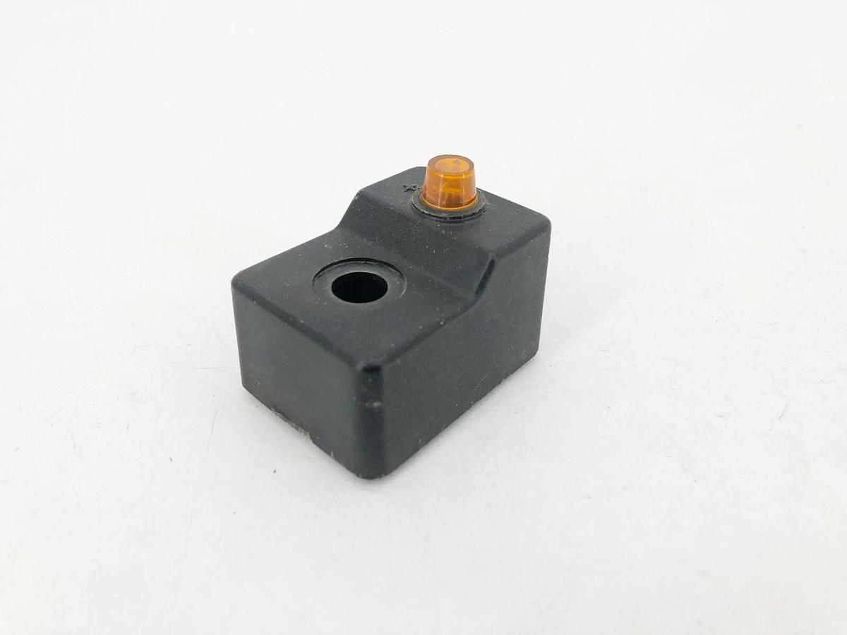 New Parker K593-302 Coil With Light 110V/50 120V/60 6 Watts