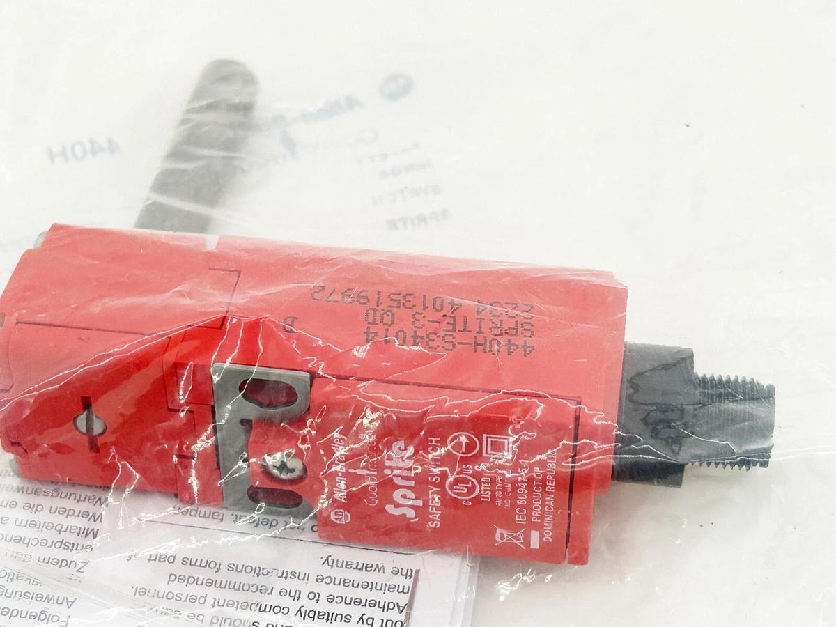 New Allen Bradley 440H-S34014 2N.C. Safety Contact Solid Hinge Shft 50x10mm 4 Pi
