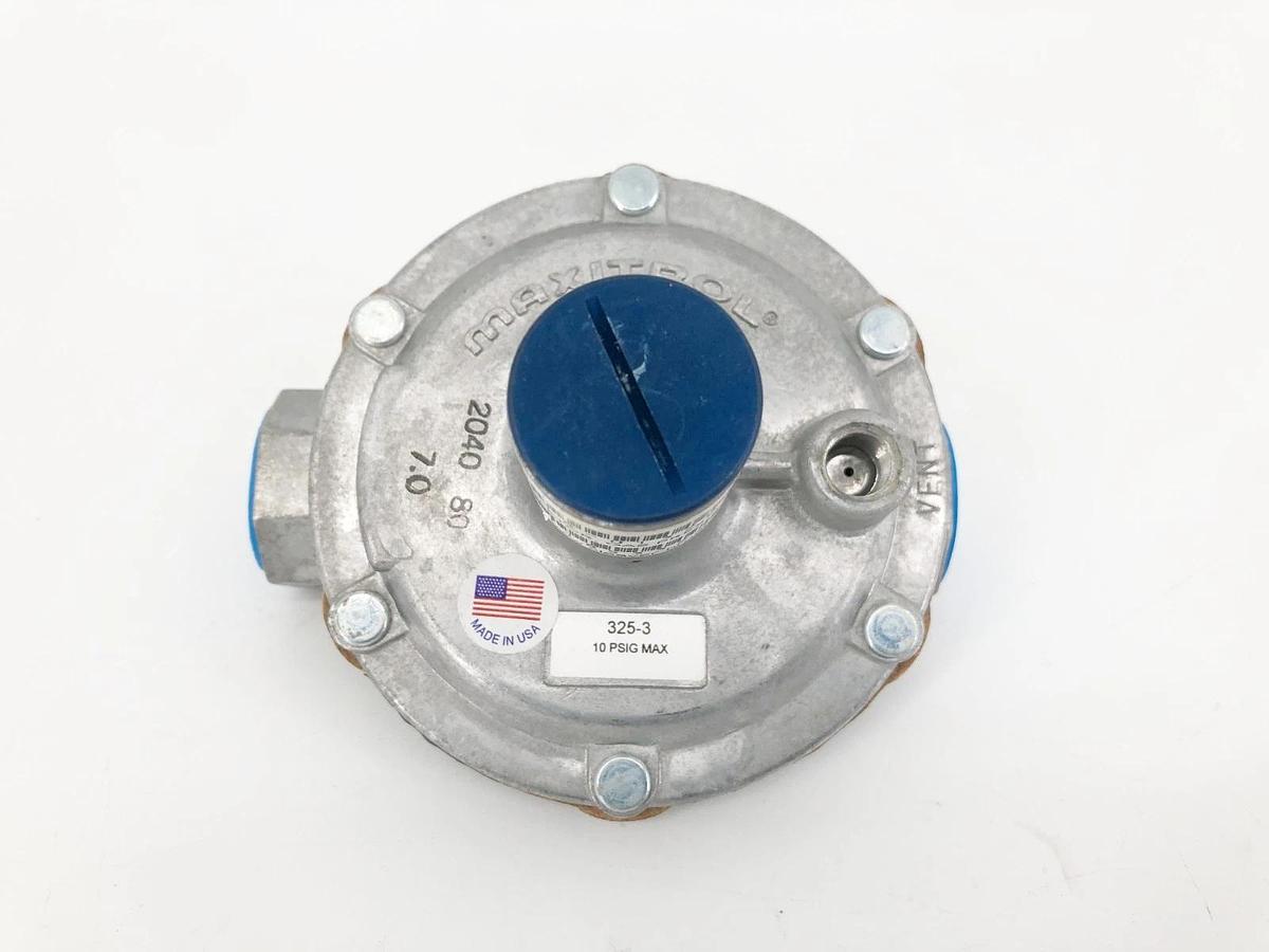 New Maxitrol 325-3 Gas Pressure Regulator 1/2" NPT 10psig 918-01320-000 - No Box