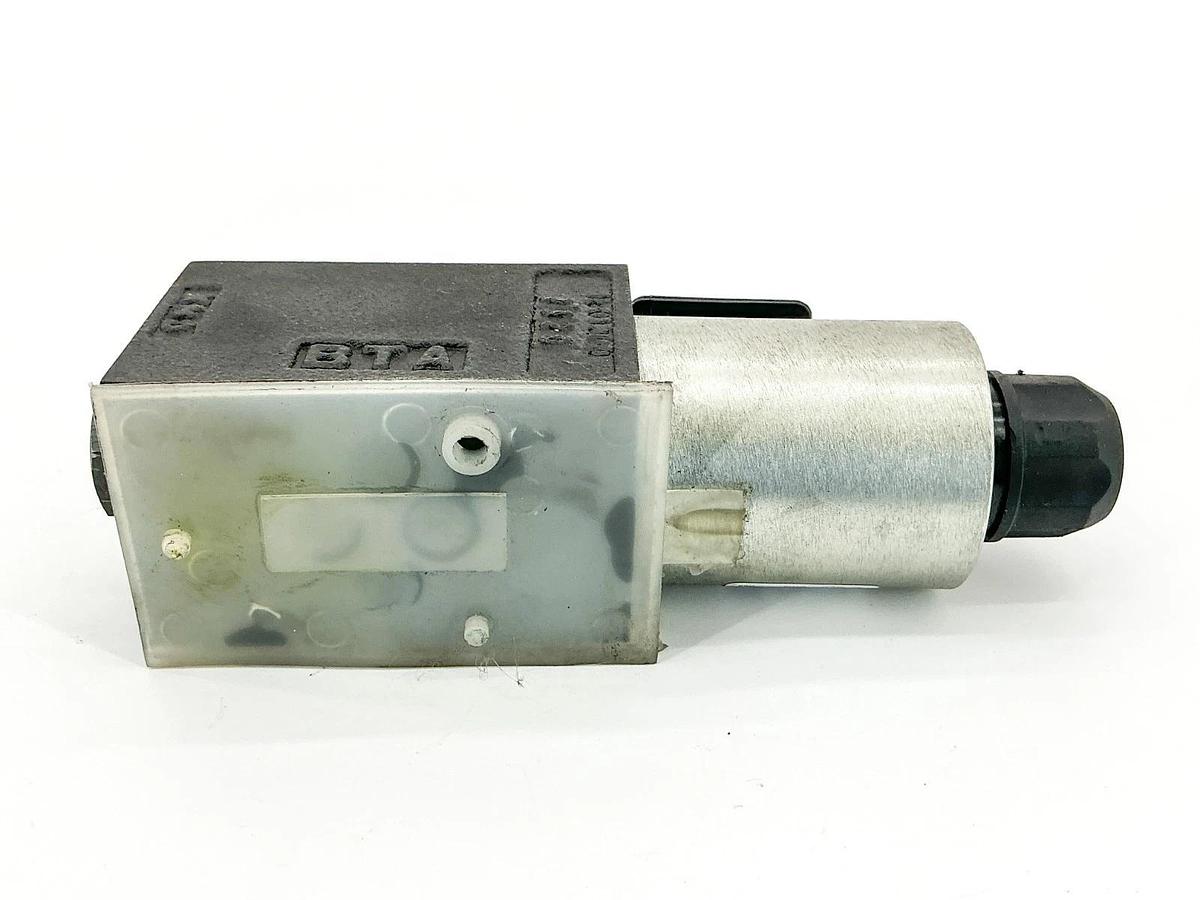 New Parker D1VW020HNJW 94 Solenoid Valve 24VDC 1.39A 5000PSI - No Box