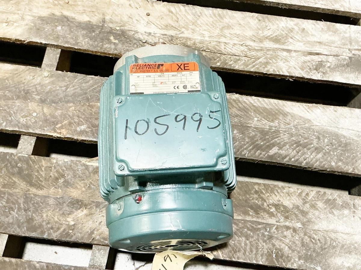 Used Reliance P14G7647M-CB Electric Motor 575V 3450RPM 1.5HP 1.5A FL143T 25BC02JPP30A