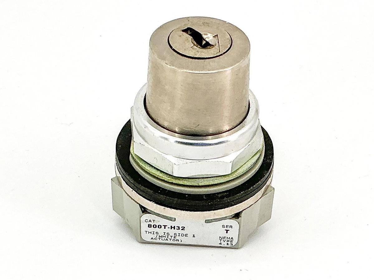 New Allen Bradley 800T-H32 Keyed Selector Switch Ser T - Missing Key