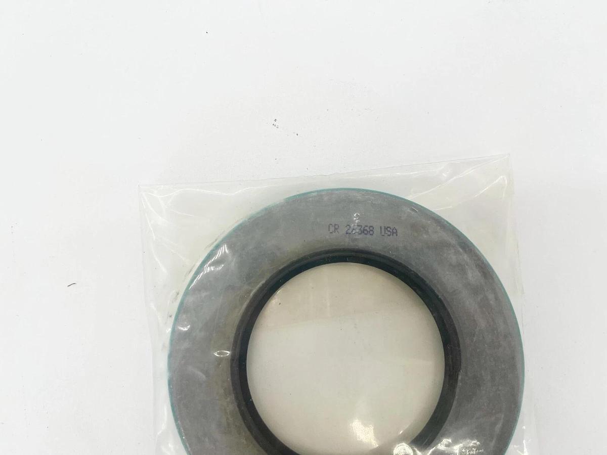 New SKF CR 26368 Oil Seal 2.625" Shaft 4.438" OD 0.438" Width