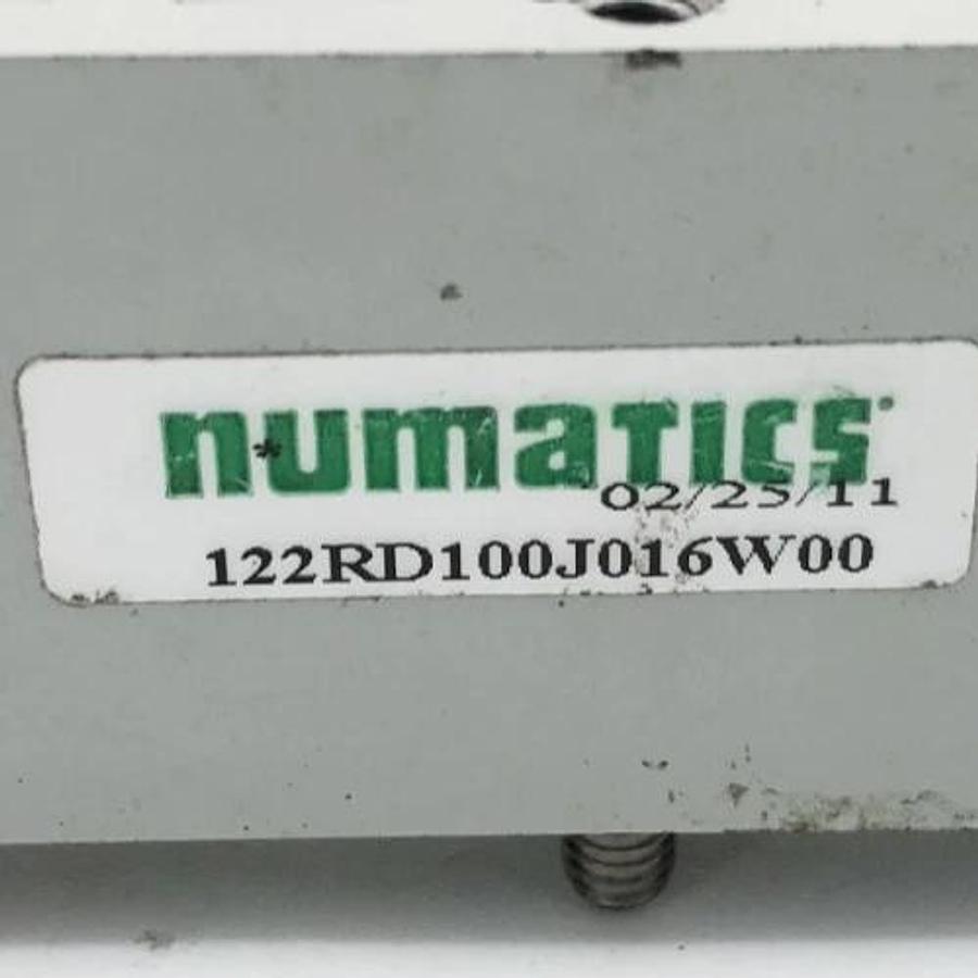 New Numatics 122RD100J016W00 Regulator 10-130psi 215-533B 1B1 - No Box