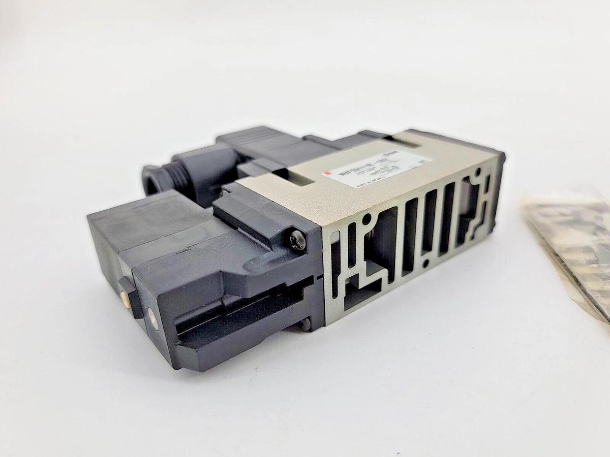 New SMC NVFS3111R-5DZ Solenoid Pilot Valve 21-26VDC, 0.15-1MPa Supply Press.