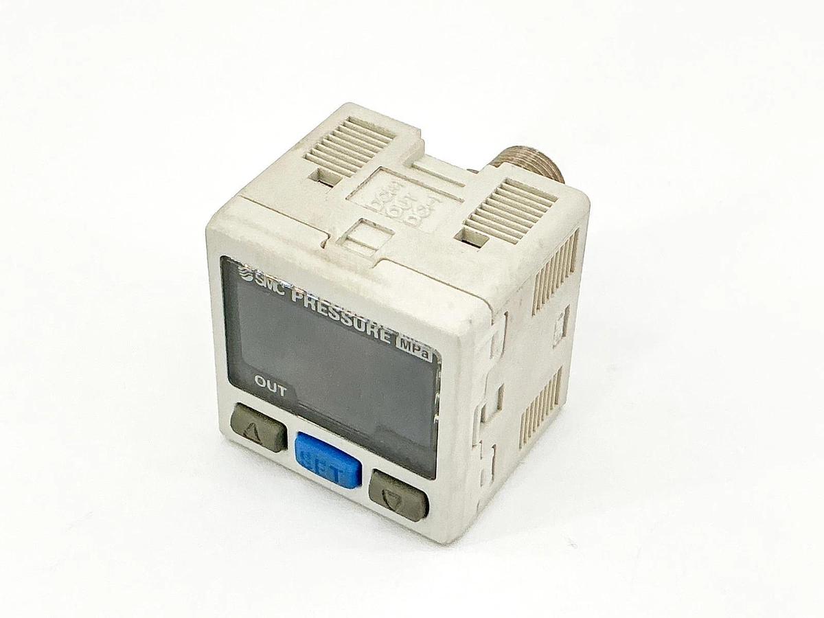 New SMC ISE30-01-65-L Pressure Switch 12-24VDC 125mA