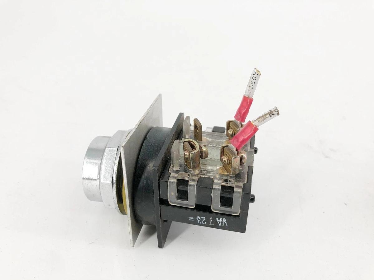 Used Lot of 2 General Electric CR104P Momentary Pushbuttons Black