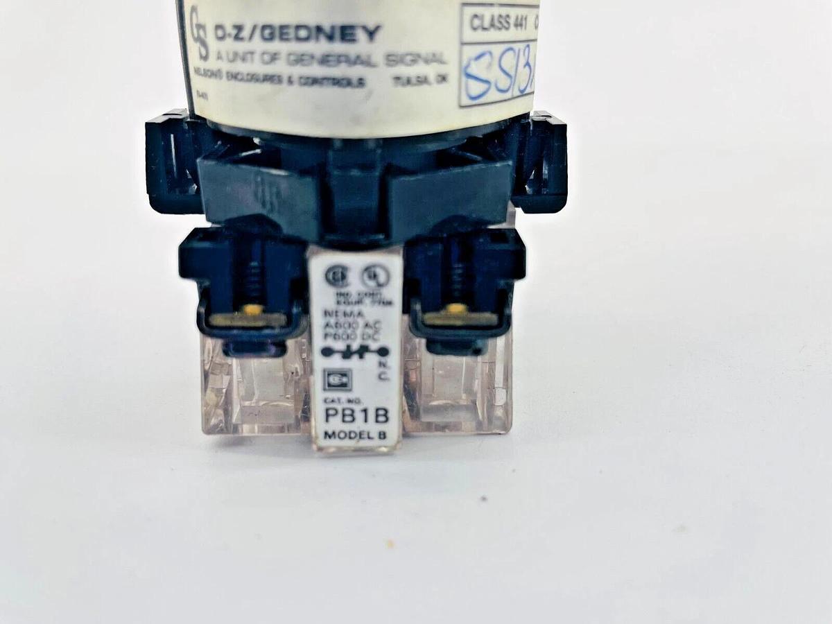 Used OZ Gedney SS131CD Selector Switch 3POS Class 441 PB1B Contacts