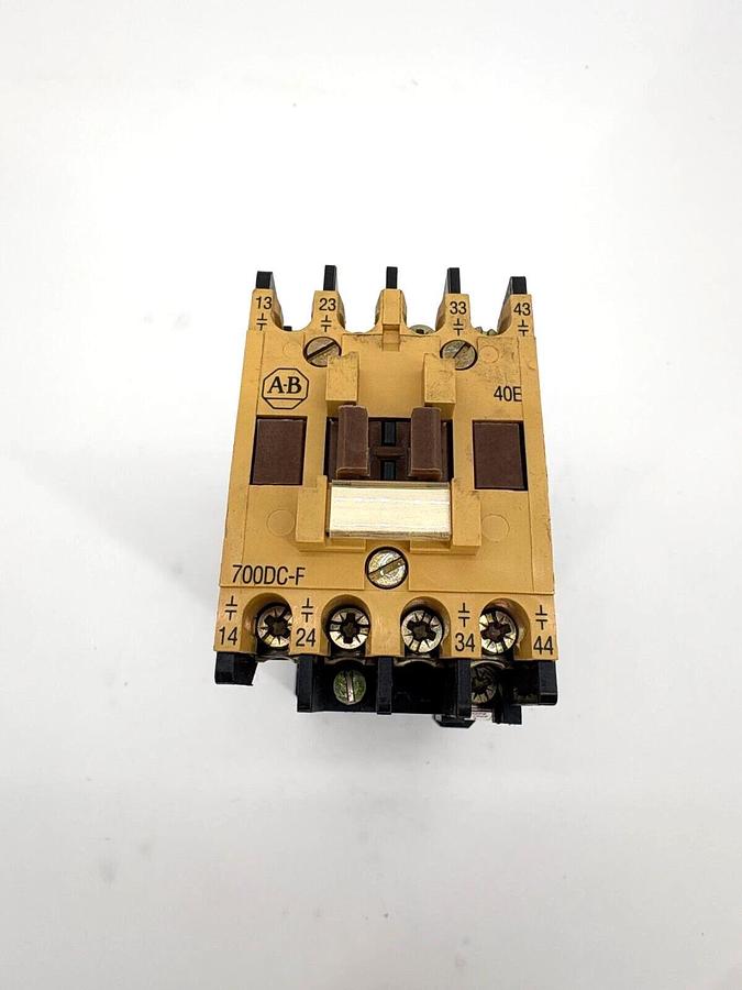 New Allen Bradley 700DC-F400Z1 Ser. B Control Relay 115VDC Coil - No Box