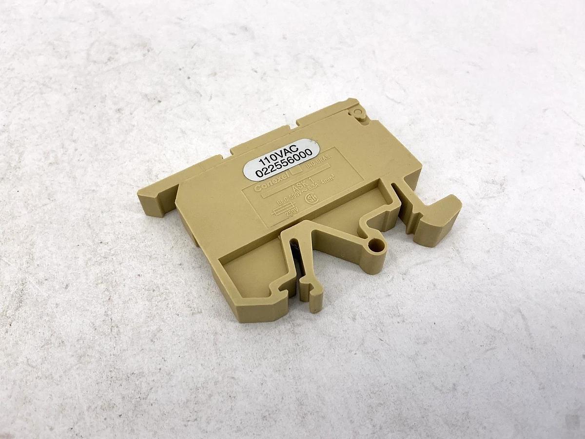 Lot of 5 New Conexel 022556000 Terminal Fuse Holder 110/120VAC 022556-000