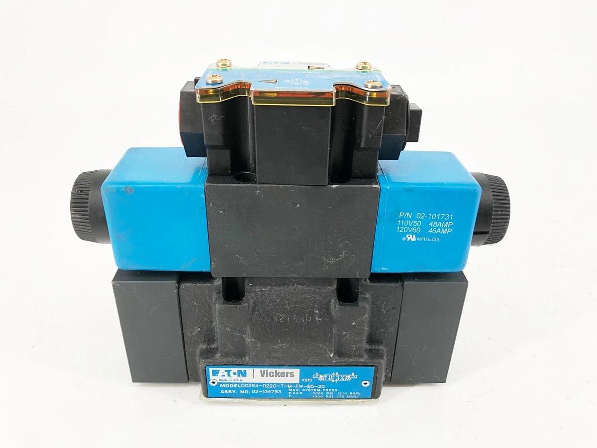 New Vickers DG5S4-022C-T-M-FW-B5-20 Directional Valve 110/120V 02-134753