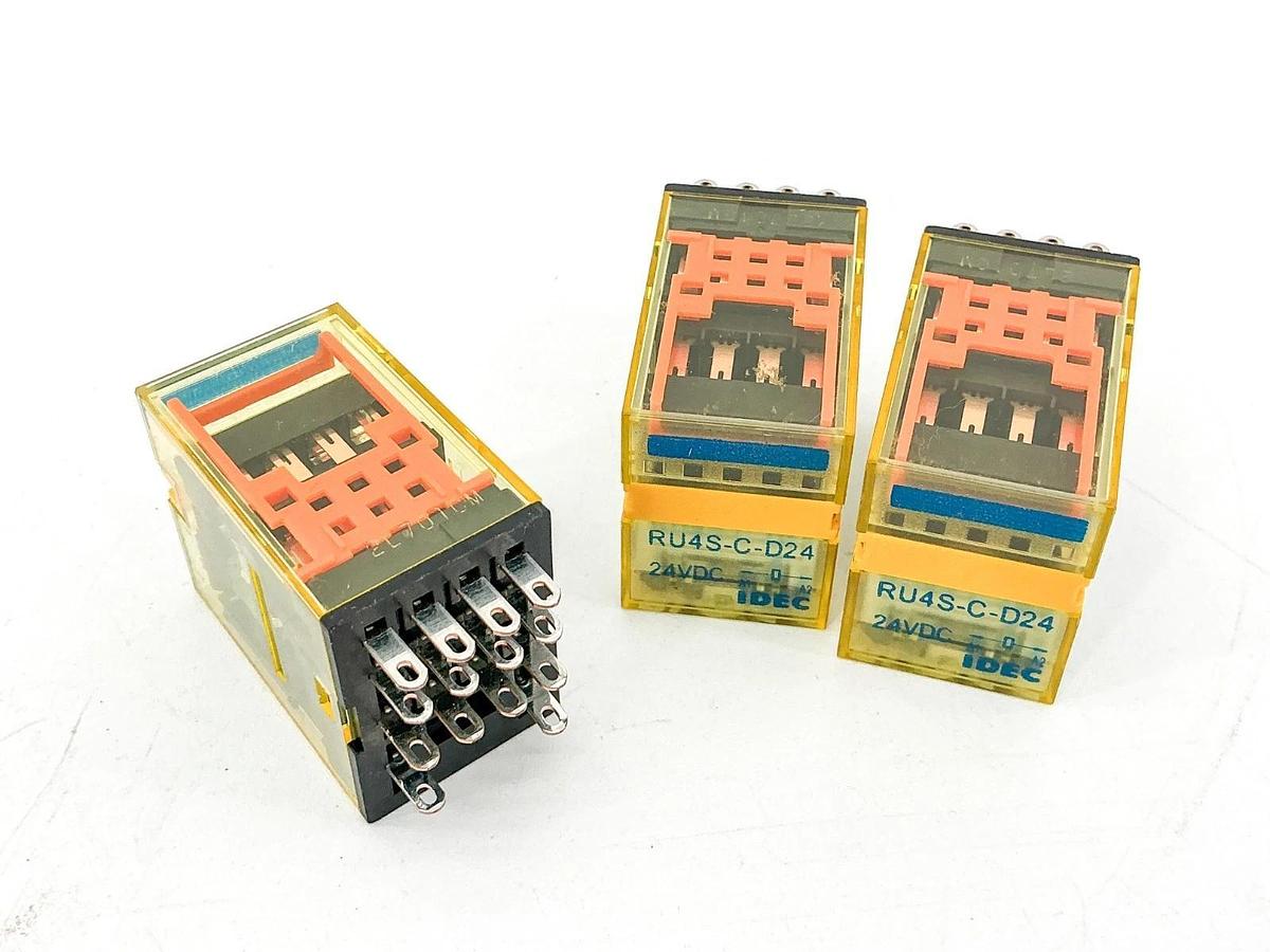 New Lot of 3 IDEC RU4S-C-D24 Relay 24VDC 1/10HP 6A - No Box