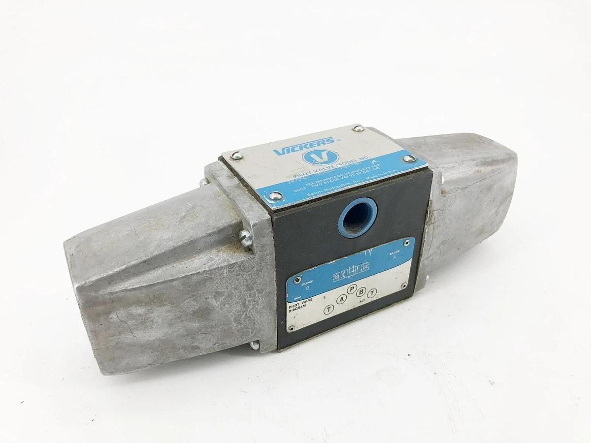 New Vickers DG4S4-016C-50 Directional Control Valve 115V Coils 297245