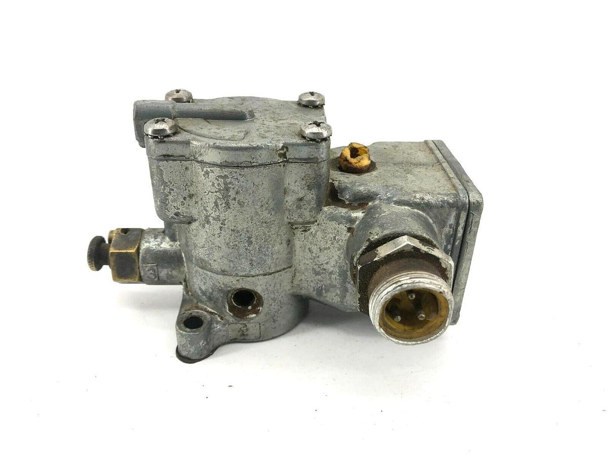 Used Parker K065-9035 Pilot Valve 110/120VAC 50/60HZ - No Manifold