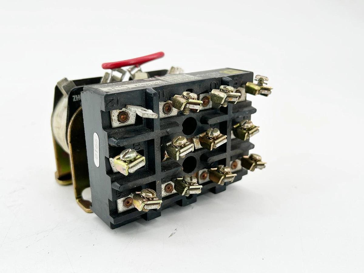 Used Square D 8965RO12V02 Hoist Contactor 575V 3PH 110/120V Coil 50/60Hz