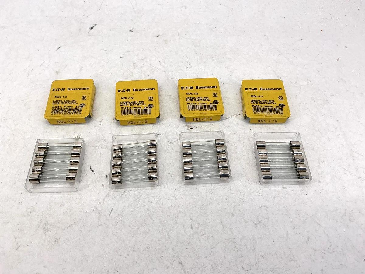 Lot of 20 New Bussmann MDL-1/2 Glass Fuse 1/2A 250V