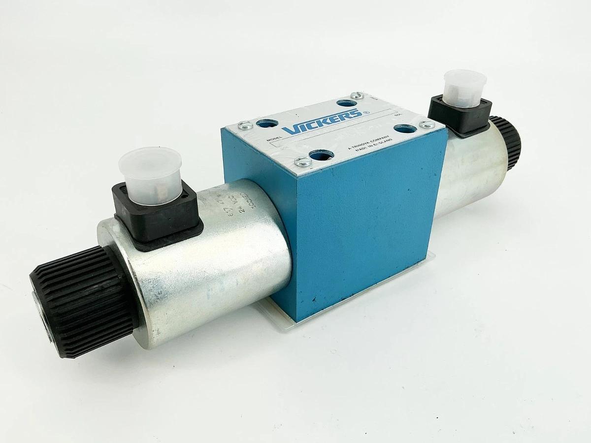 New Vickers DG4V-5-6CJ-M-U-H6-20 Solenoid Valve 24VDC 38W - No Box