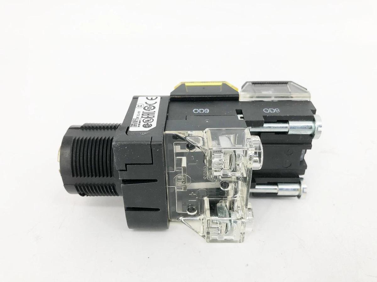 New Allen Bradley 800HC-24HRG2KB63B Selector Switch 30mm 2-Pos - missing knob