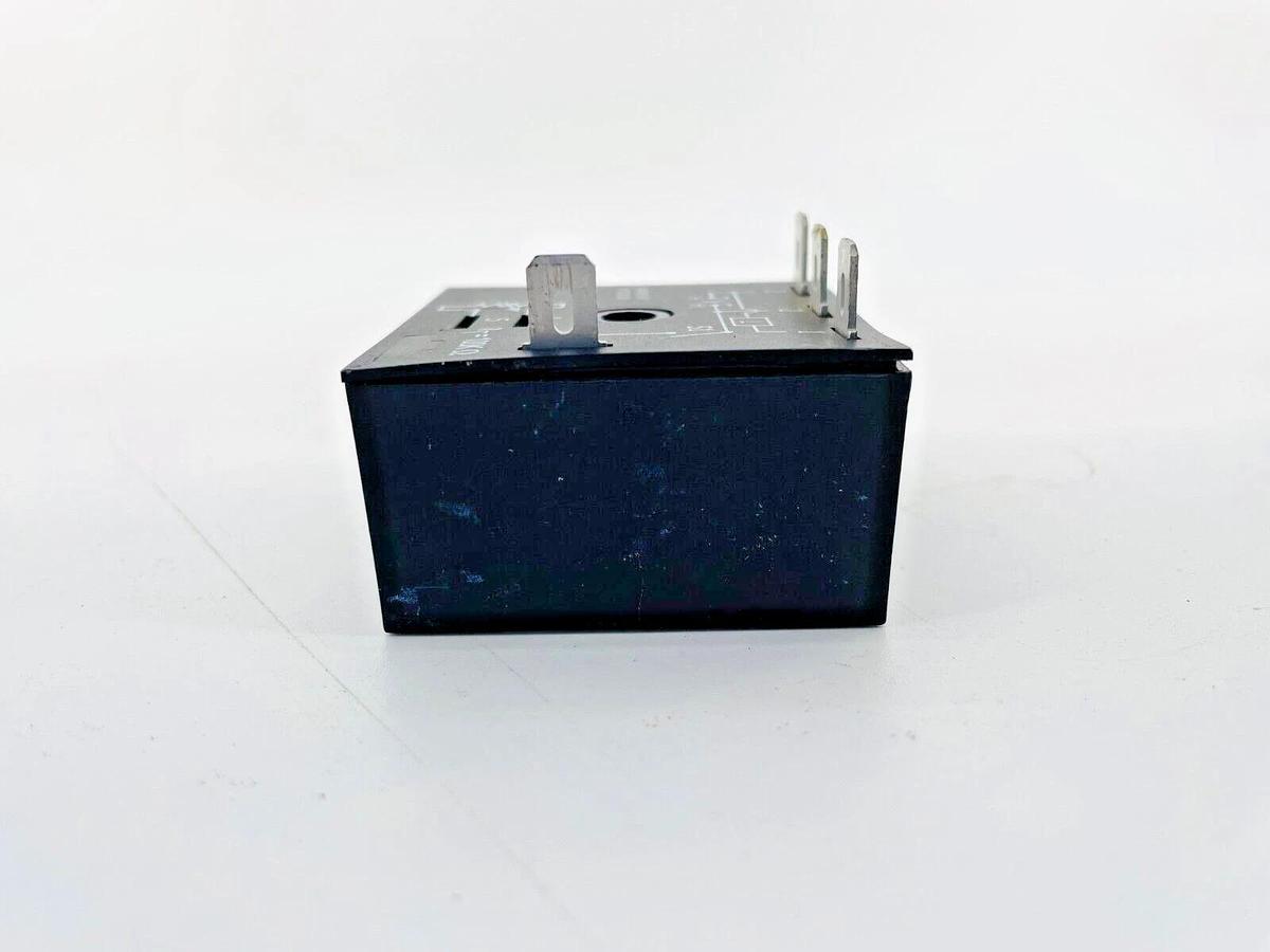 Used ABB THC410.1A Solid State Timer 120V 0.1 Sec Delay
